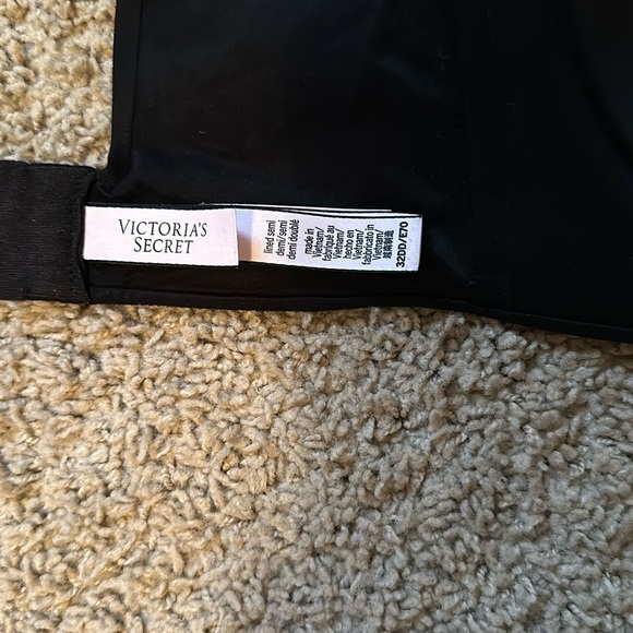 32DD - Picture 3 of 3